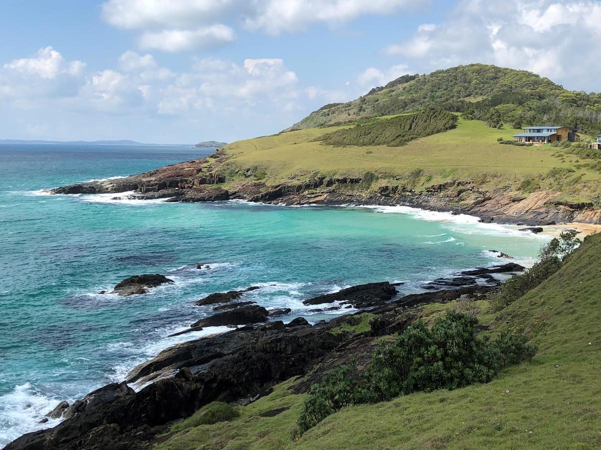 Oceanscape Luxury Beachfront Villas Scotts Head Exterior photo