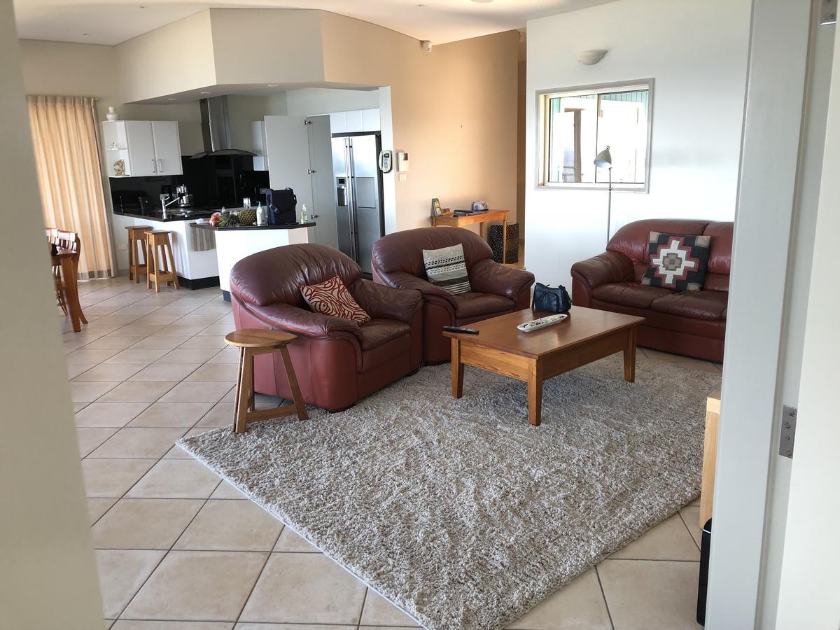 Oceanscape Luxury Beachfront Villas Scotts Head Room photo