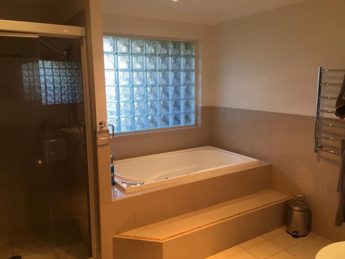 Oceanscape Luxury Beachfront Villas Scotts Head Room photo